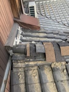 京都市伏見区にて瓦から立平葺への葺き替え工事 施工前