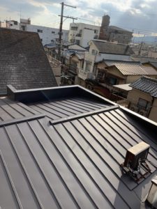 京都市右京区にて雨漏り修理〈トタン屋根葺き替え〉 施工後