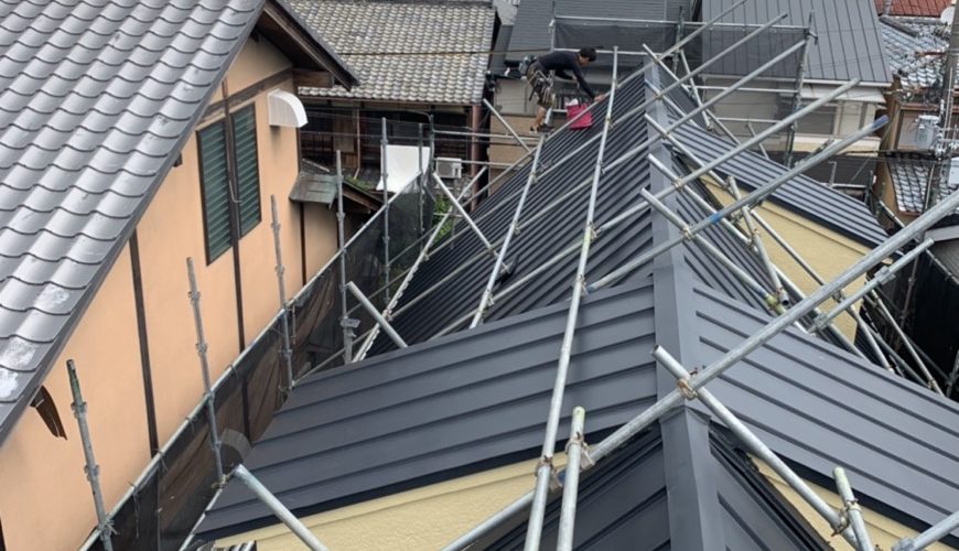 北区にて立平葺(カバー工法)