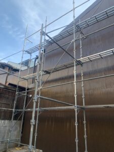 京都市中京区にて、隣家補修に伴う波板板金施工工事
