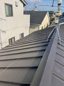 京都市西京区にて瓦からガルバリウムへの葺き替え・屋根軽量化工事