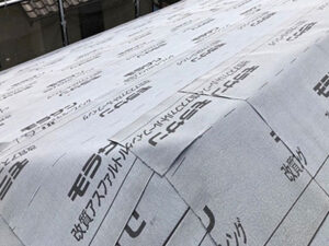 京都市北区でスーパーガルテクトへの屋根葺き替え工事 施工中