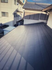 京都市山科区にて屋根カバー工法