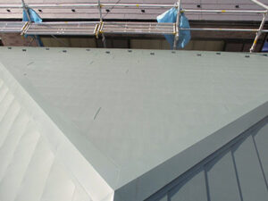 京都市伏見区にてスレート屋根から金属屋根への葺き替え工事