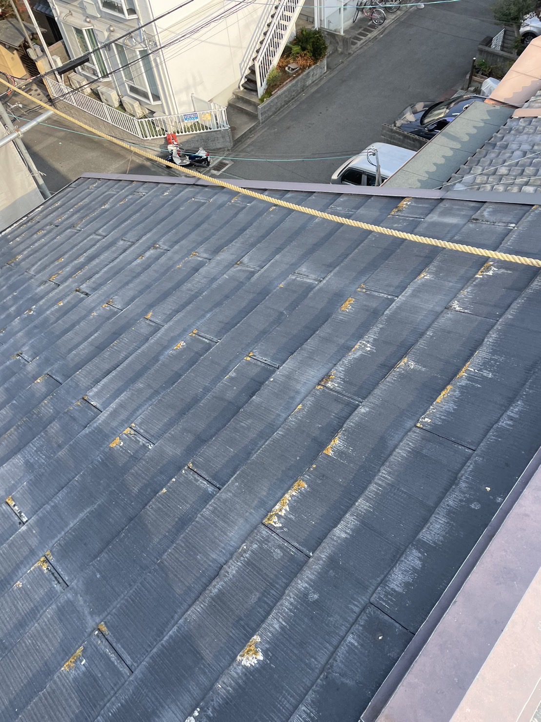 京都市伏見区にて屋根修理〈スレート屋根カバー工法〉