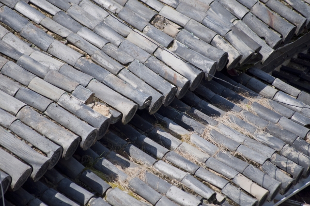 屋根の重さと耐震性の関係