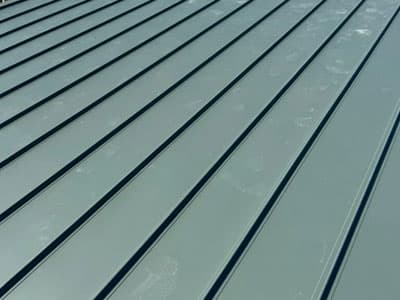 立平葺き（ガルバリウム鋼板）