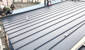 屋根のカバー工法とは？施工できる条件・時期・費用の目安を解説