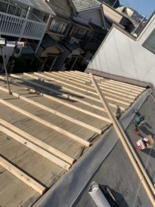 野地板の増し張り（垂木の施工）