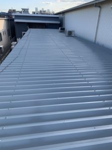 京都市南区にて屋根断熱〈倉庫のカバー工法〉 施工後