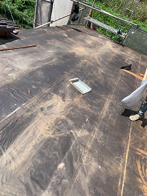 金属屋根を撤去した状態