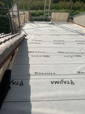 ゴムアスルーフィングを施工