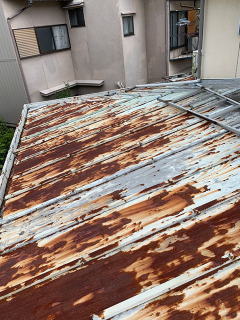 トタン屋根の捲り替え工事 施工前