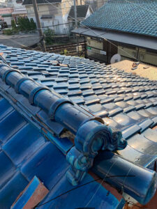 瓦からスーパーガルテクトへの葺き替え工事 施工前