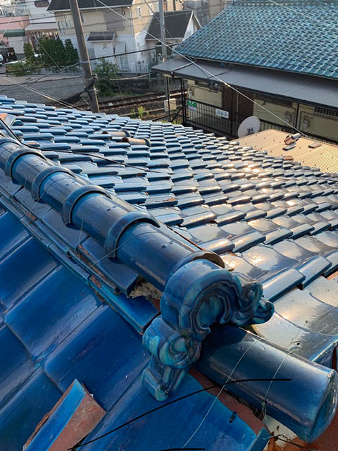 瓦からスーパーガルテクトへの葺き替え工事 施工前