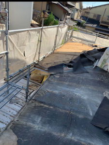 トタン屋根を捲った後の写真