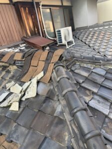 京都市伏見区にて瓦から立平葺への葺き替え工事 施工前