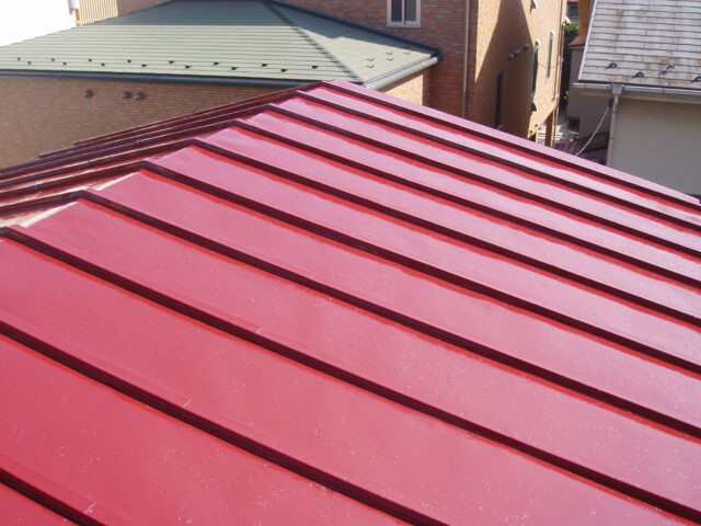 トタン屋根の葺き替え費用はどれくらいかかるの？