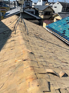 京都市西京区にて瓦からガルバリウムへの葺き替え・屋根軽量化工事