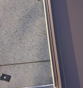 城陽市にて新築のガルバリウム鋼板立平葺き工事　屋根材施工