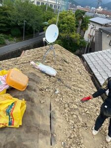 既存瓦を撤去した状態の屋根の様子