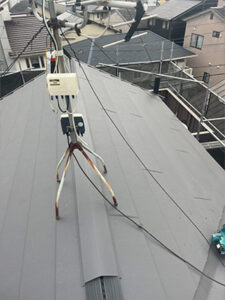 スーパーガルテクトを葺いていきます