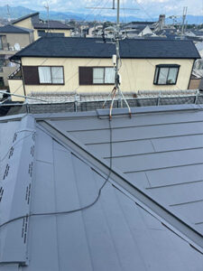 スーパーガルテクトを葺いていきます