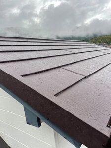 スーパーガルテクトを葺いて完工