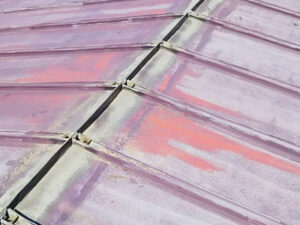 既存棟包み板金を取り外したところ