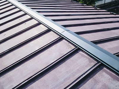 京都市山科区で棟包み板金の交換工事