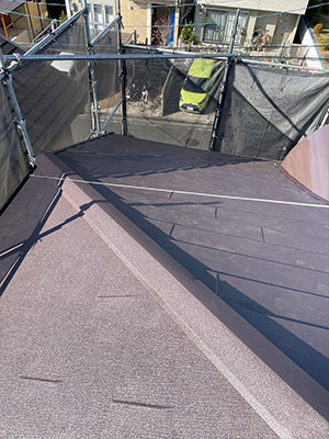 京都市西京区にて屋根カバー工法