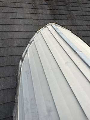 京都市西京区にて屋根カバー工法 施工前写真