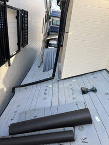 カバー工法では、既存屋根をそのまま屋根下地として利用