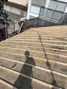 瓦を撤去した状態