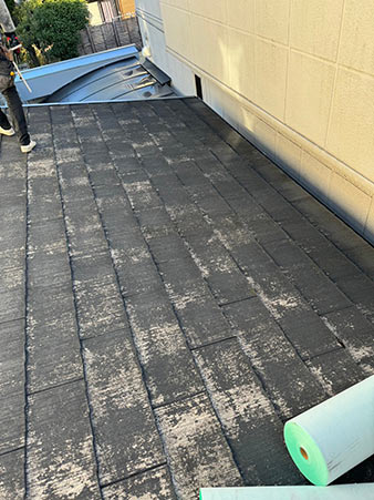 京都市西京区にて離れのカバー工法施工前