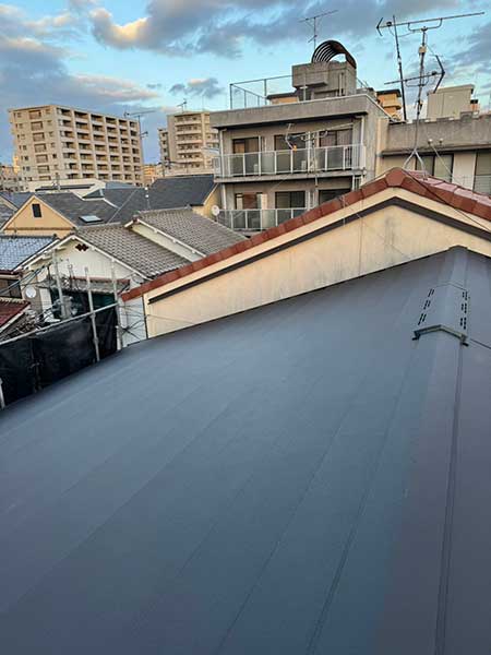 京都市右京区にて築30年戸建て屋根修理〈スーパーガルテクトにてカバー工法〉 施工後