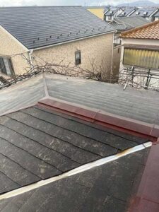 草津市にて築40年戸建て雨漏り修理〈スーパーガルテクトにてカバー工法〉