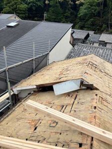 瓦を撤去した状態