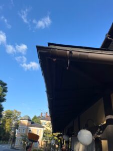 京都市東山区の公園にて割れた雨樋の交換工事〈修理・交換〉 施工後