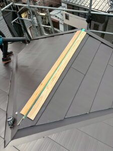 屋根葺き替え工事 屋根材、貫板新設