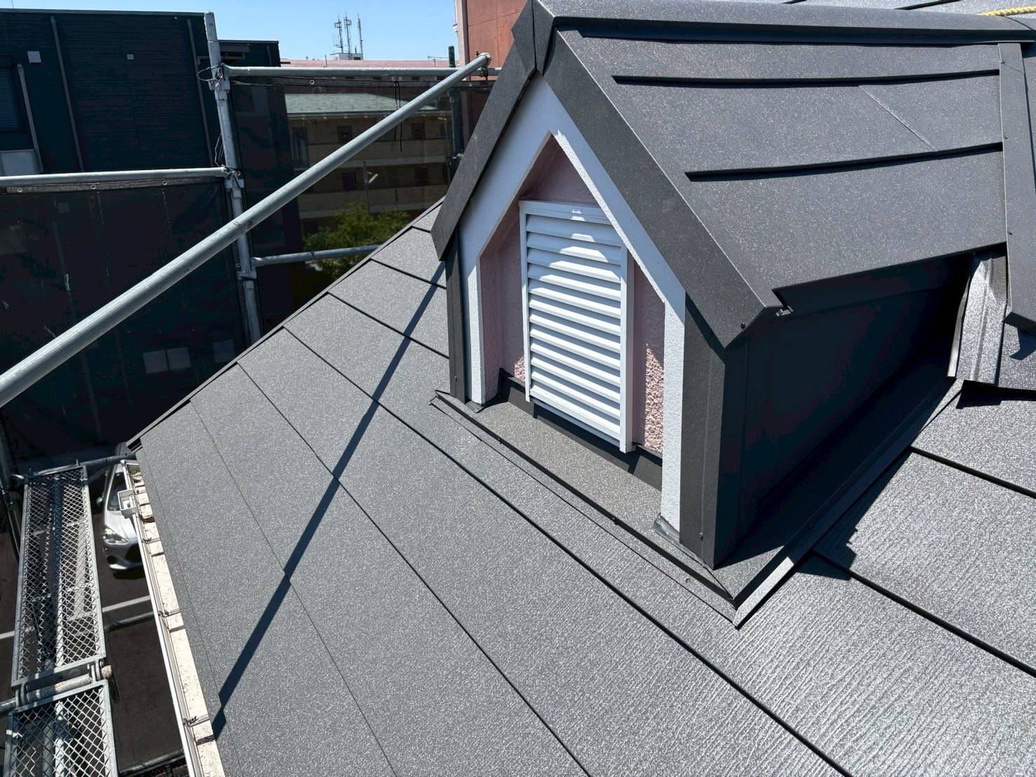 屋根カバー工事　スーパーガルテクト