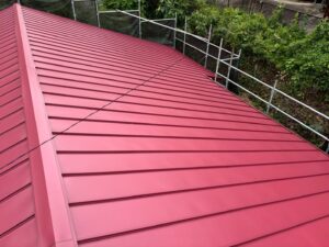 京都市右京区にて屋根修理・カバー工法〈ガルバリウム鋼板の立平葺き〉 施工後